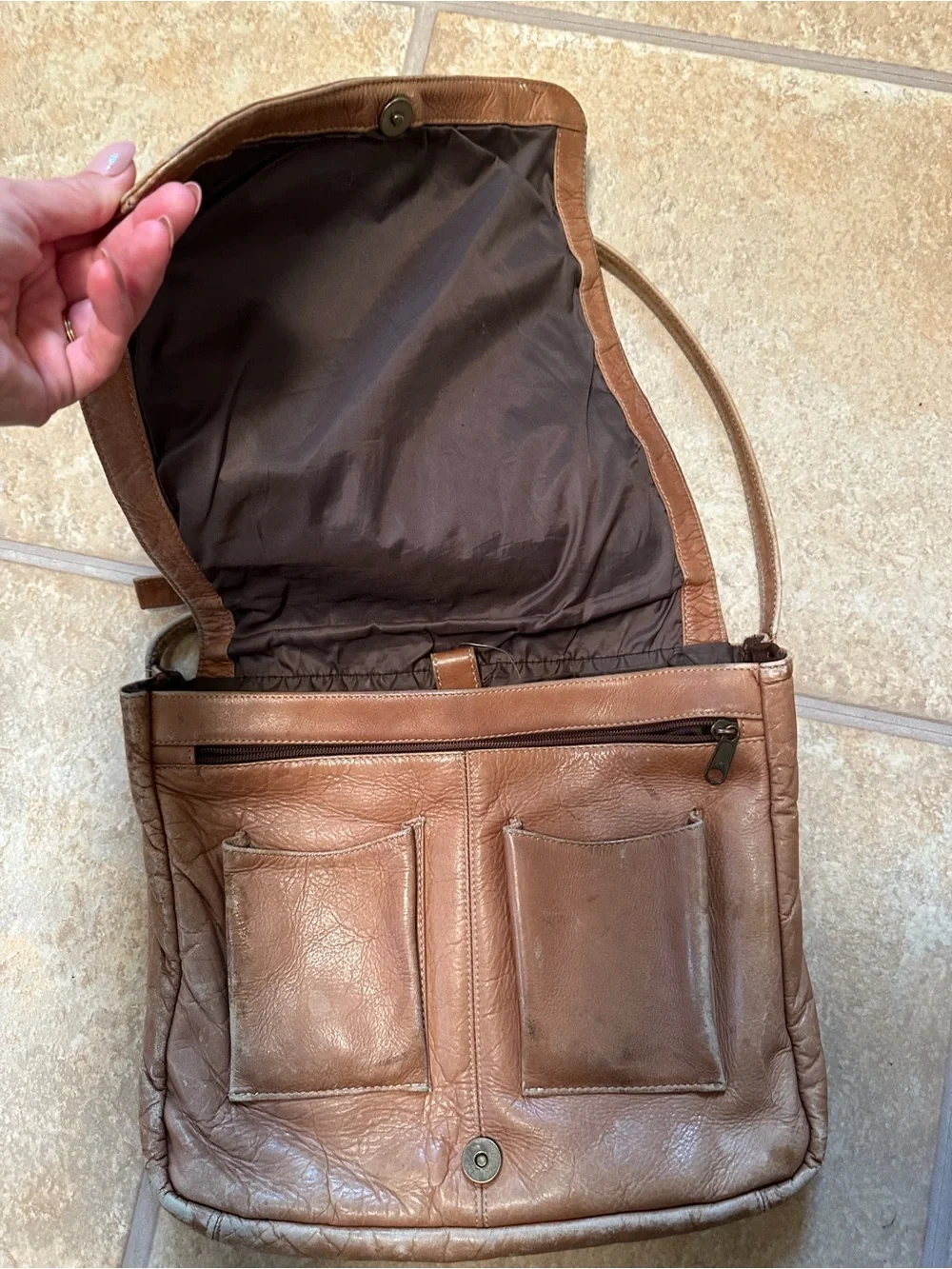 Leather Crossbody Messenger Bag - Tan
